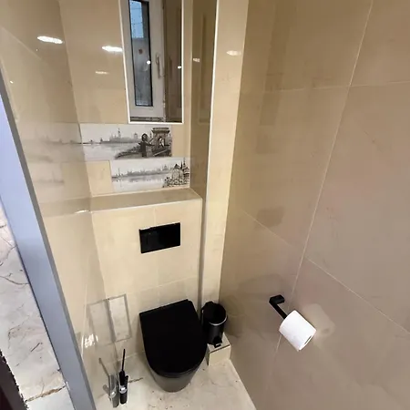 New - Very New York Cafe *